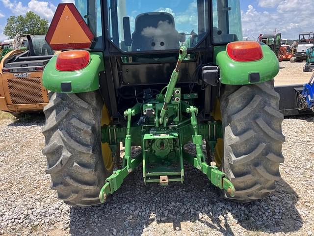 Image of John Deere 5065E equipment image 4