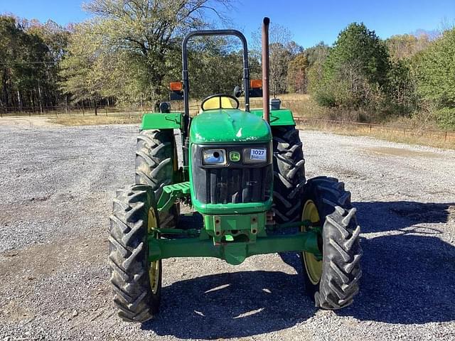 Image of John Deere 5065E equipment image 3