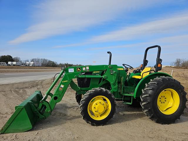 Image of John Deere 5065E equipment image 2