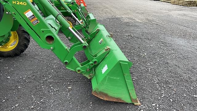 Image of John Deere 5065E equipment image 4