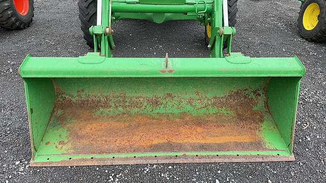 Image of John Deere 5065E equipment image 3