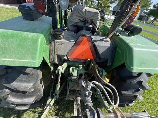 Image of John Deere 5065E equipment image 2