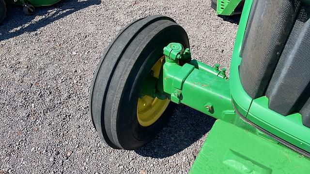 Image of John Deere 5065E equipment image 3