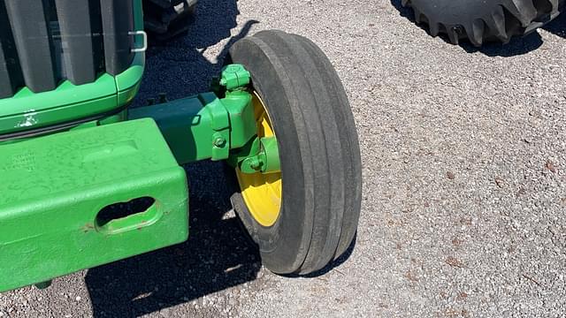 Image of John Deere 5065E equipment image 4