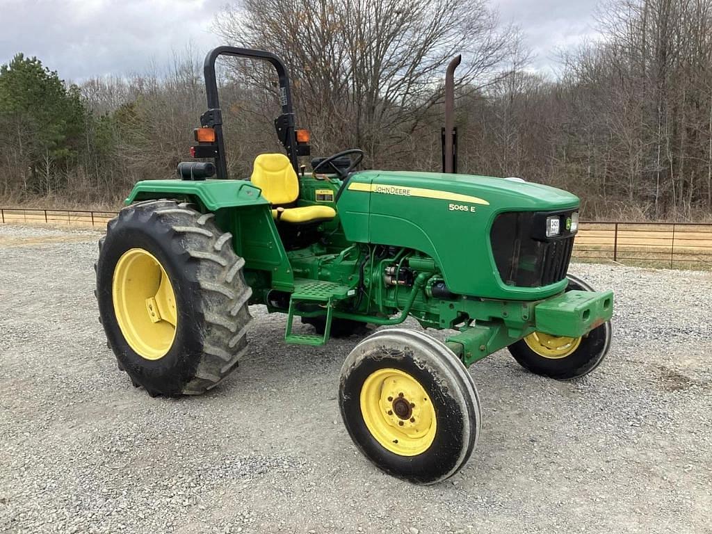 Image of John Deere 5065E Primary image