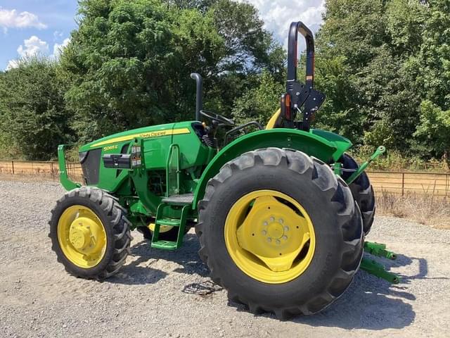 Image of John Deere 5065E equipment image 4