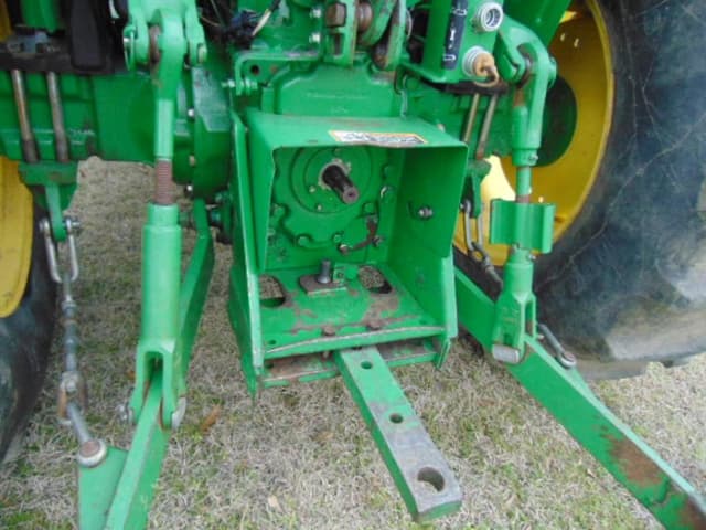Image of John Deere 5065E equipment image 3