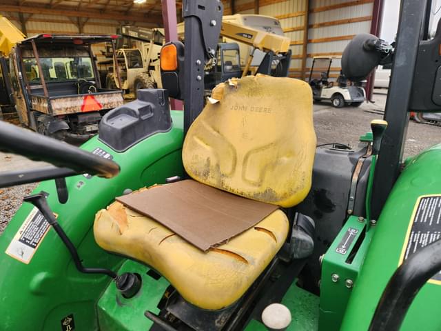 Image of John Deere 5065E equipment image 2