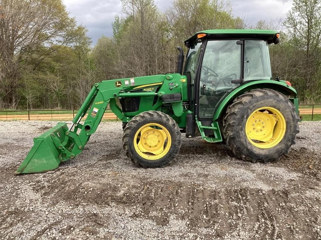 Main image John Deere 5065E