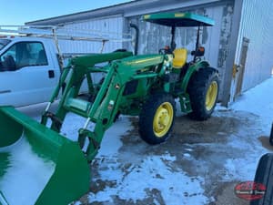John Deere 5065E Image