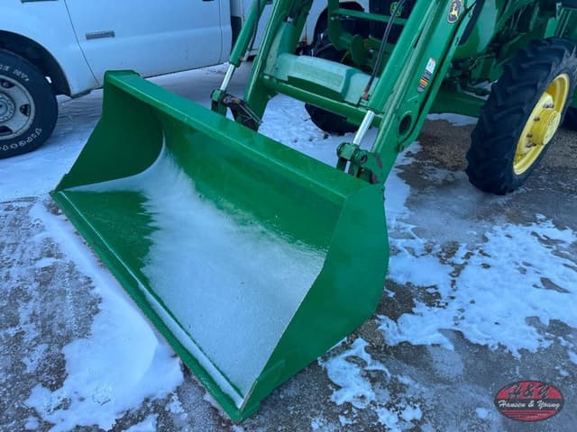 Image of John Deere 5065E equipment image 3