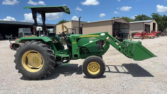 Image of John Deere 5065E equipment image 4