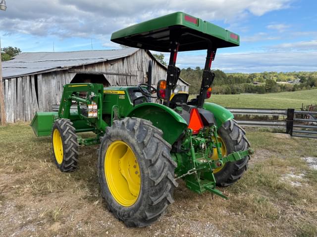 Image of John Deere 5065E equipment image 2
