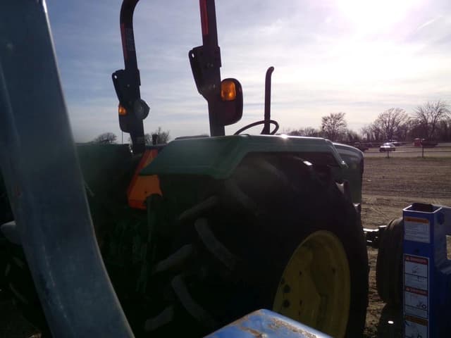 Image of John Deere 5065E equipment image 2