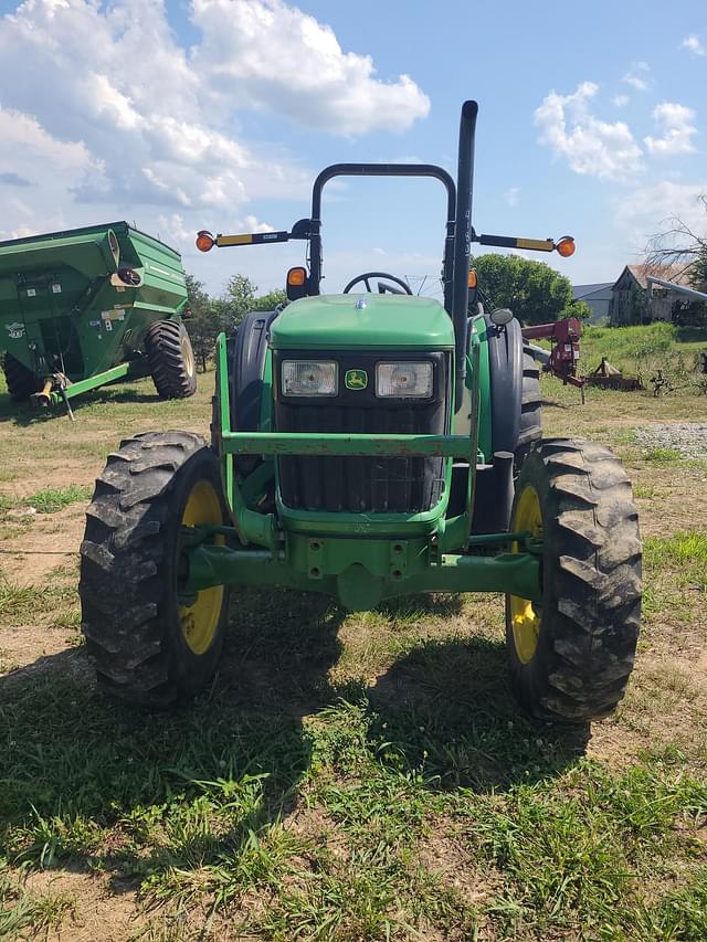 Image of John Deere 5065M equipment image 1