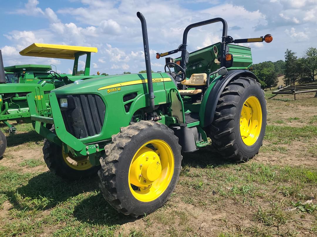 Image of John Deere 5065M Primary image