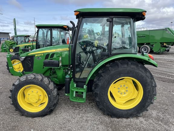 Image of John Deere 5067E equipment image 4