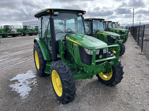Image of John Deere 5067E equipment image 4