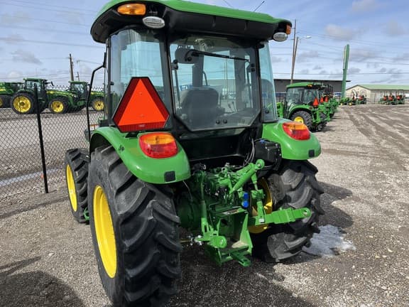 Image of John Deere 5067E equipment image 3
