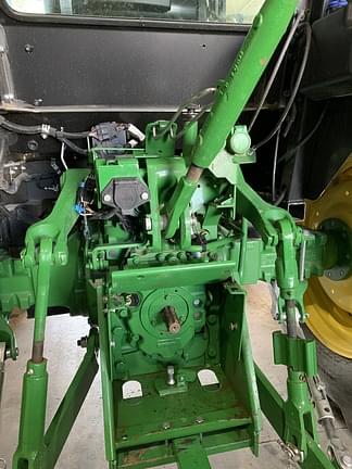 Image of John Deere 5067E equipment image 3