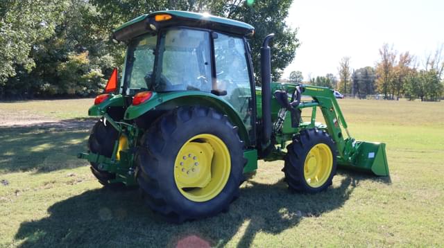 Image of John Deere 5067E equipment image 2