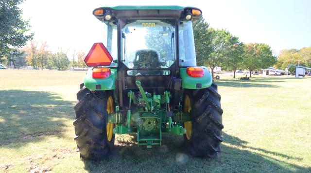 Image of John Deere 5067E equipment image 3