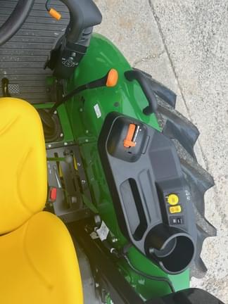 Image of John Deere 5067E equipment image 4