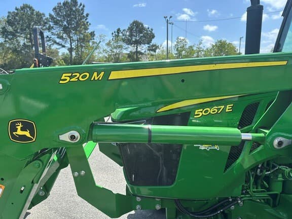 Image of John Deere 5067E equipment image 1