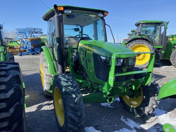 John Deere 5067E Equipment Image0