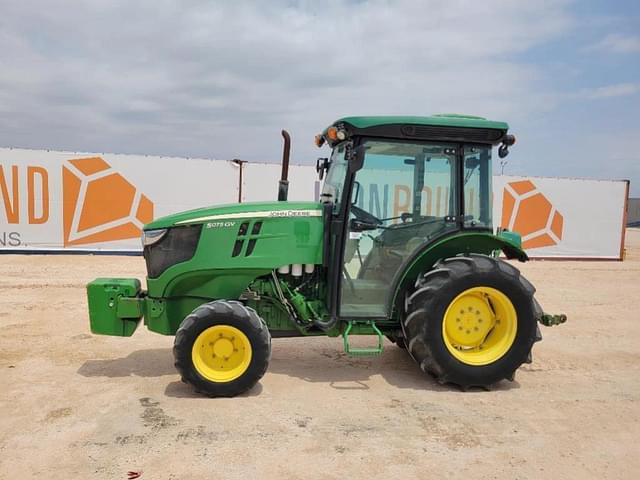Image of John Deere 5075GV equipment image 1