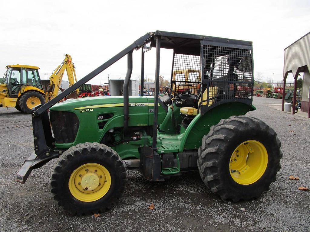 Image of John Deere 5075M Primary image