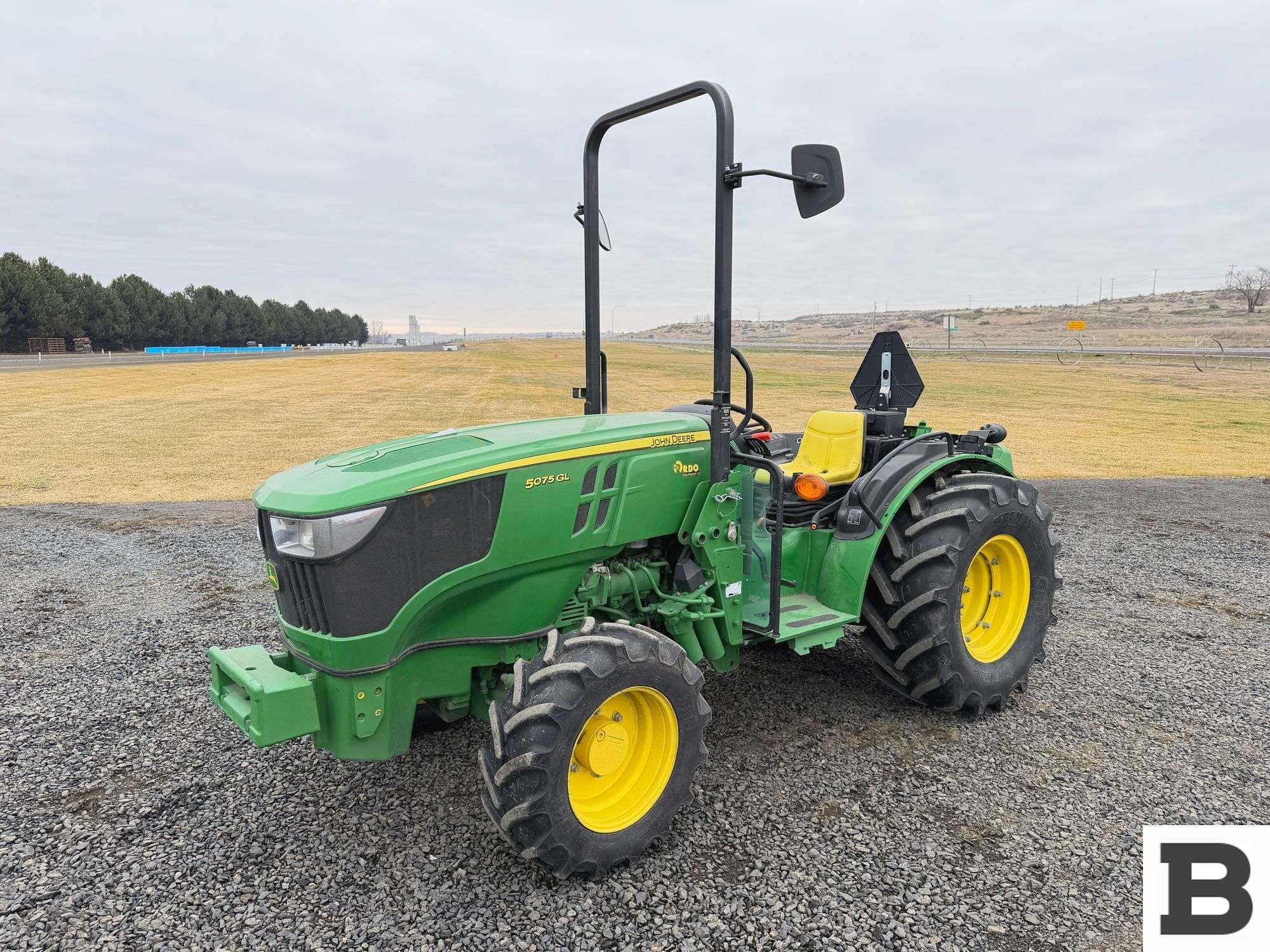John Deere 5075GL Equipment Image0