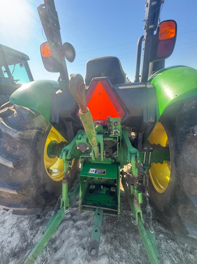 Image of John Deere 5075E equipment image 4