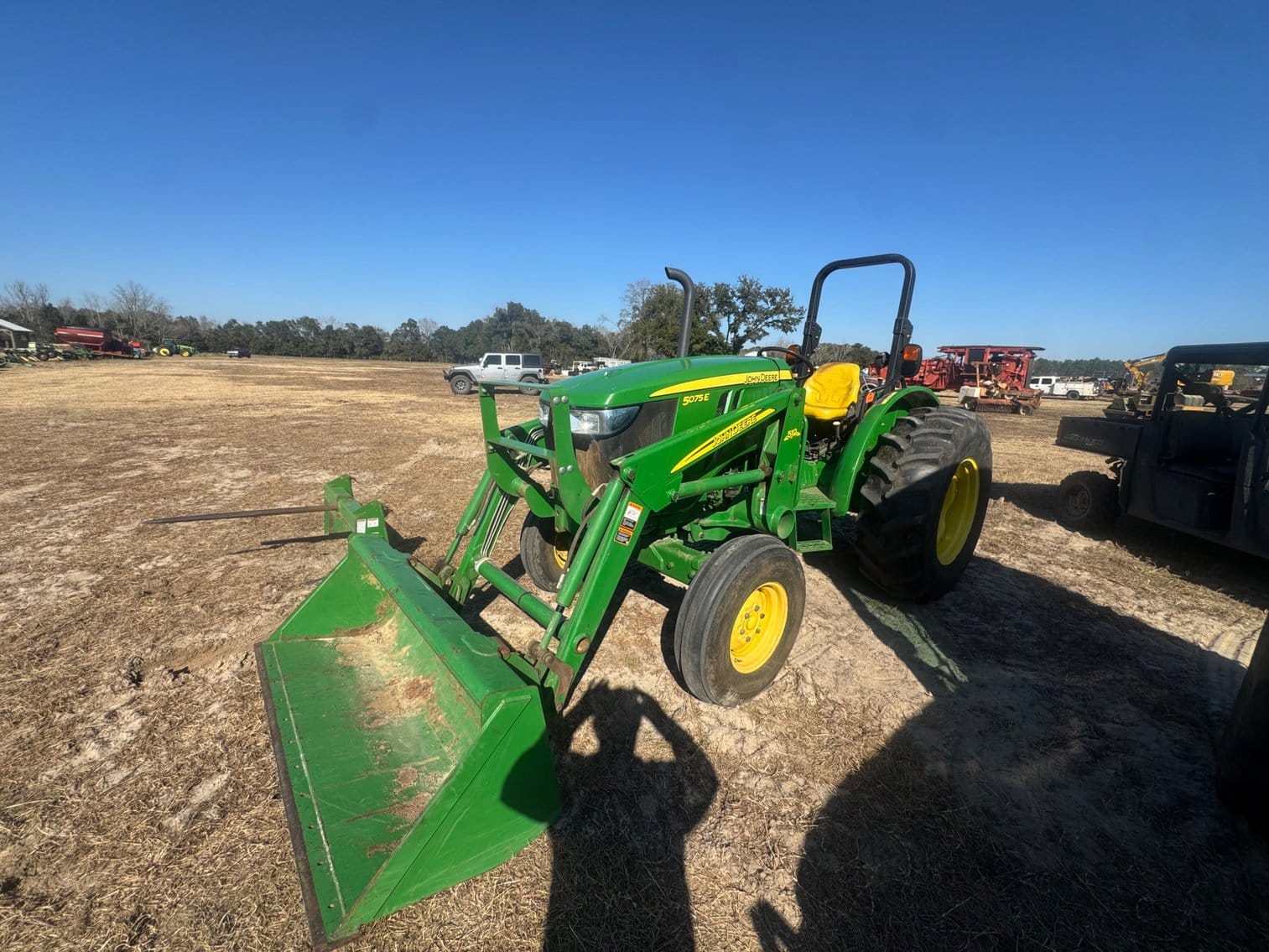John Deere 5075E Equipment Image0