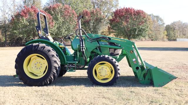 Image of John Deere 5075E equipment image 3