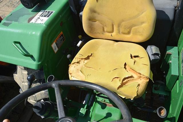 Image of John Deere 5075E equipment image 4