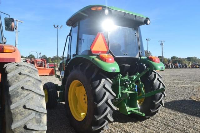 Image of John Deere 5075E equipment image 1