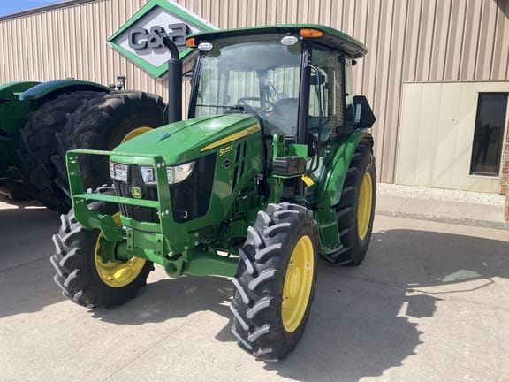 John Deere 5075E Equipment Image0