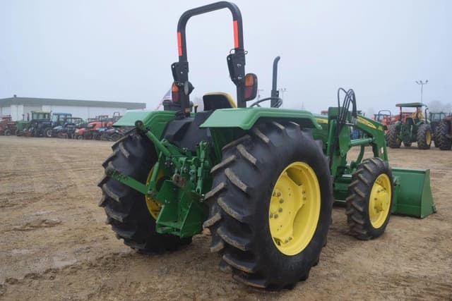 Image of John Deere 5075E equipment image 3