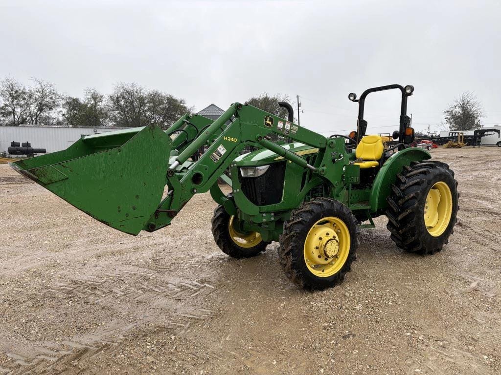 John Deere 5075E Equipment Image0