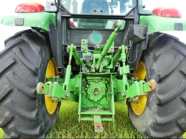 Image of John Deere 5075E equipment image 4