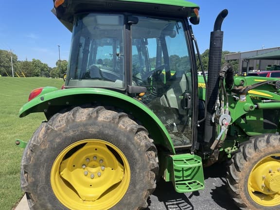 Image of John Deere 5075E equipment image 2