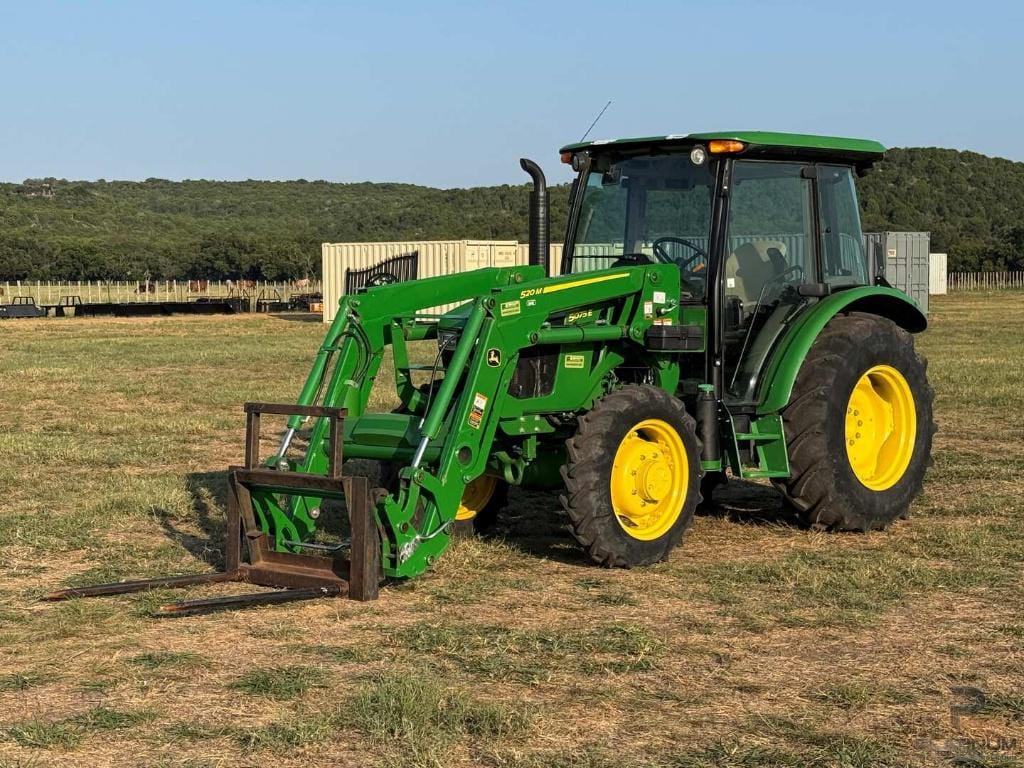John Deere 5075E Equipment Image0