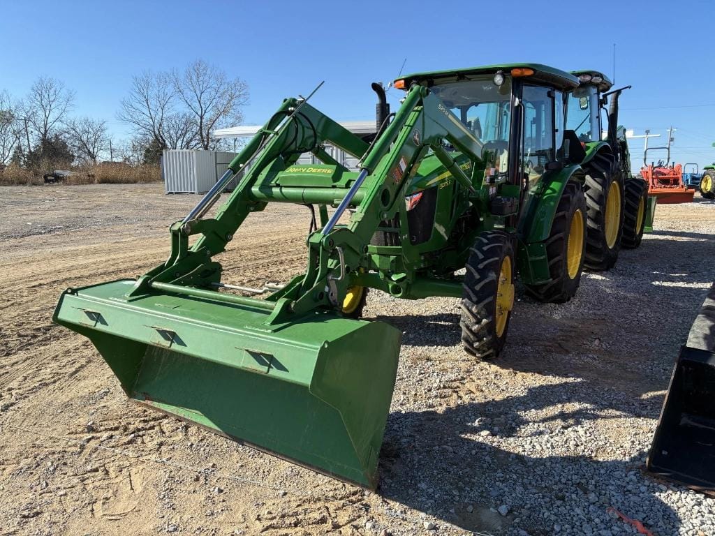 John Deere 5075E Equipment Image0