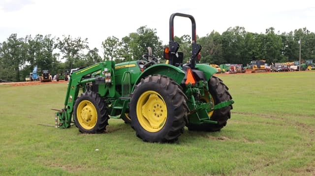 Image of John Deere 5075E equipment image 3