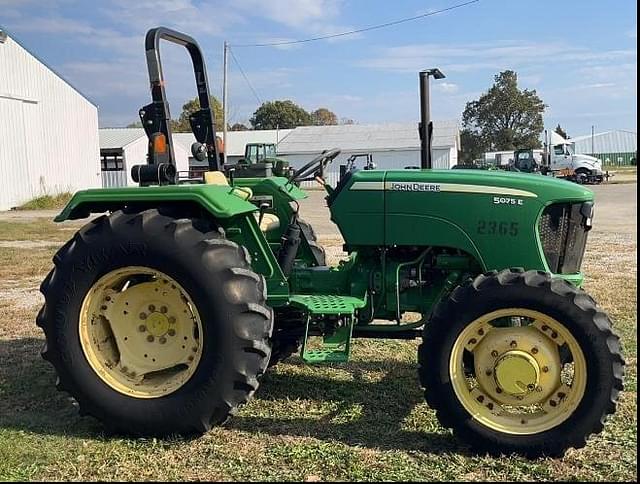 Image of John Deere 5075E equipment image 2