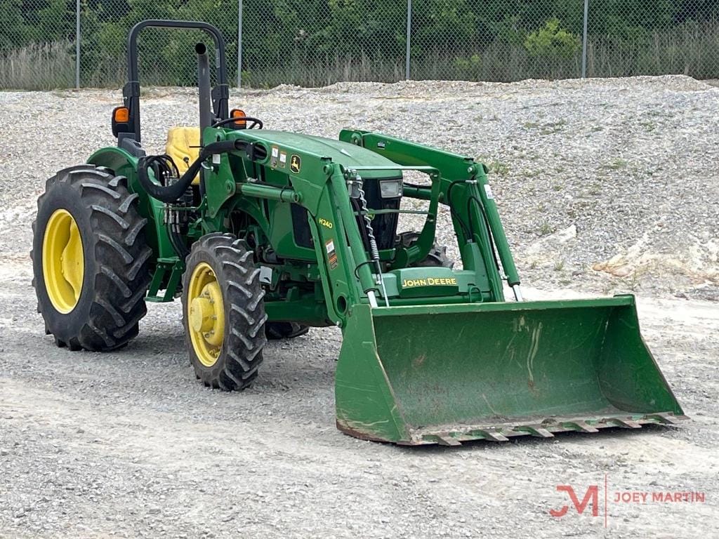 John Deere 5075E Equipment Image0
