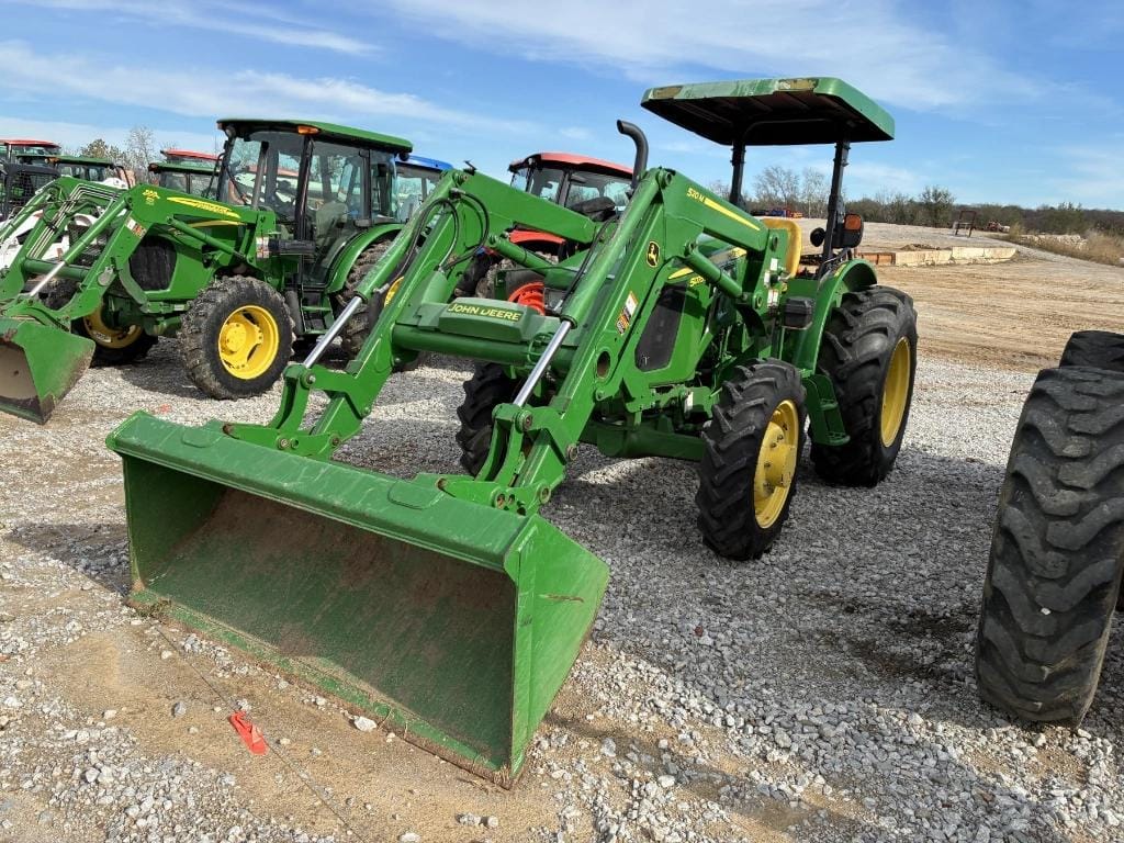 John Deere 5075E Equipment Image0