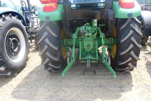 Image of John Deere 5075E equipment image 3
