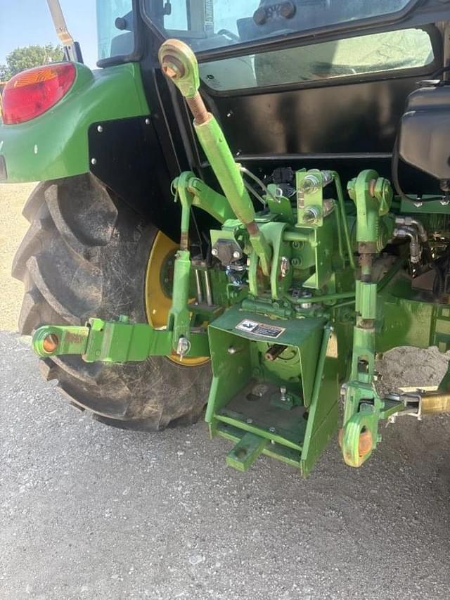 Image of John Deere 5075E equipment image 4